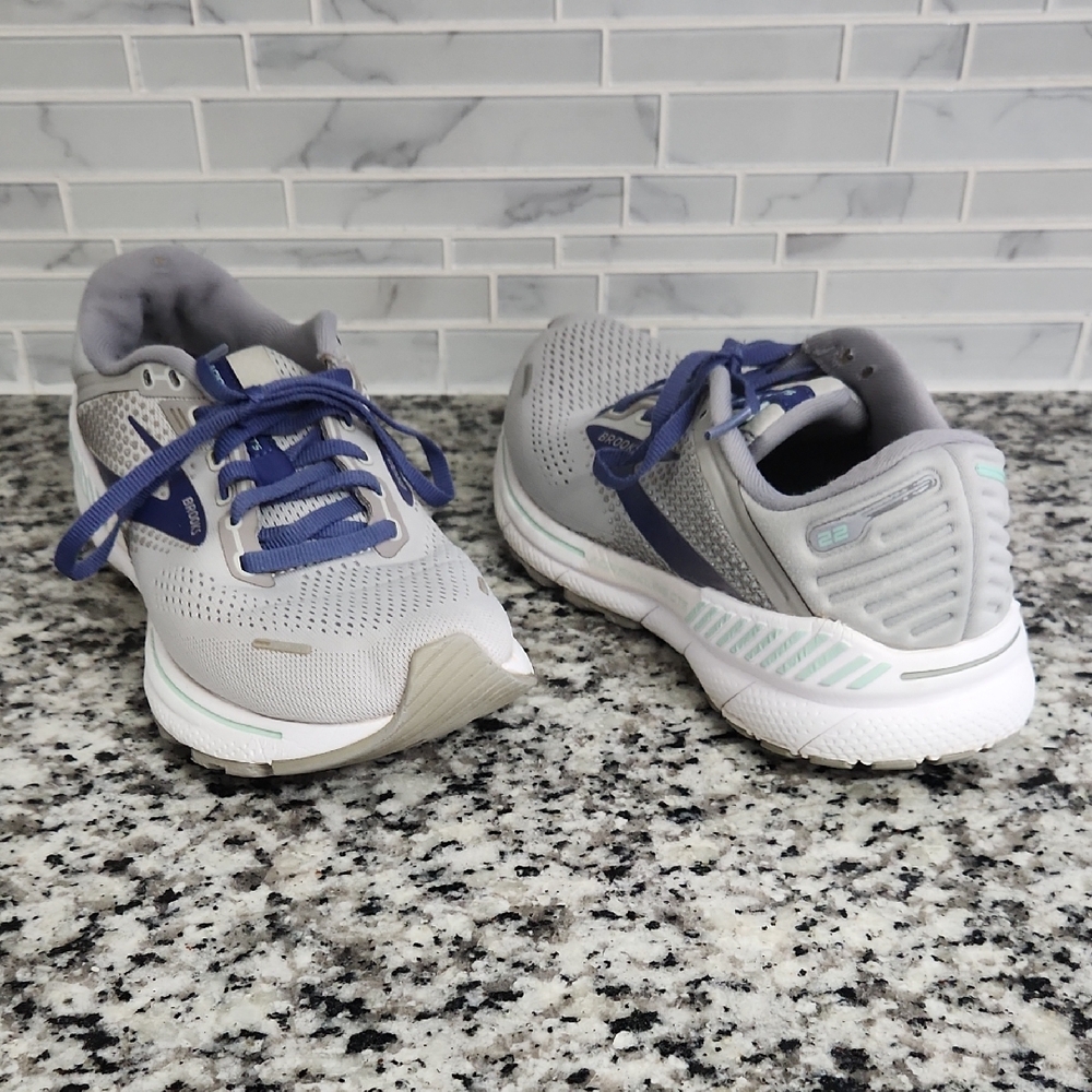 Gray & Purple Brooks Adrenaline GTS 22 Running Shoes sz 9 2A narrow sneakers
